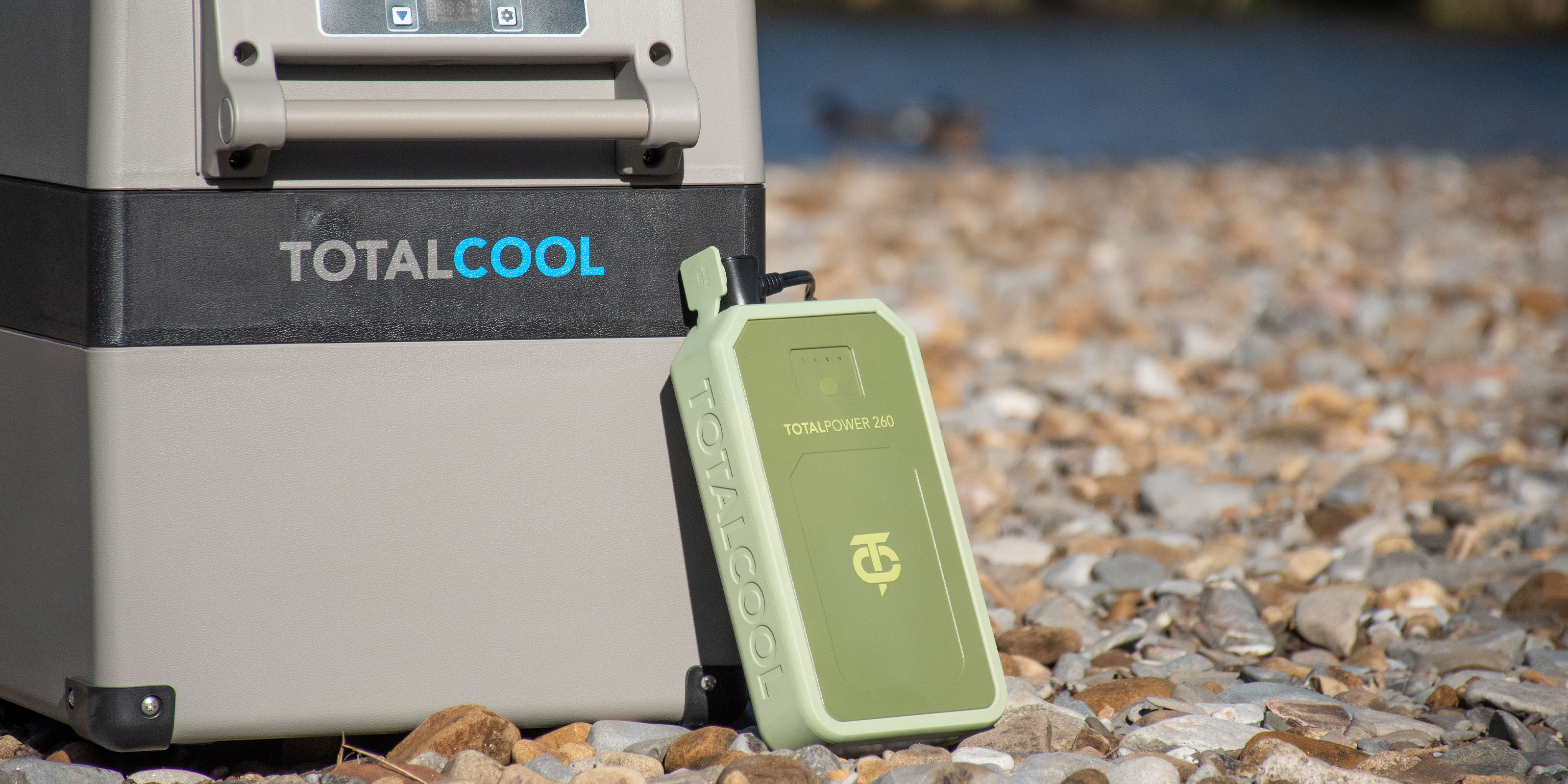Image of the Totalpower 260 leaning on a Totalfreeze freezer